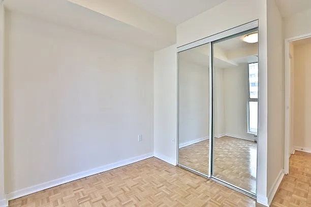25 Wellesley St W — Photo 12