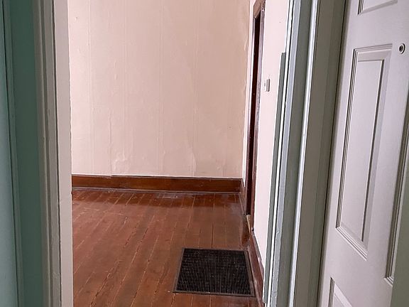 2nd image of 300 W 5th St #2