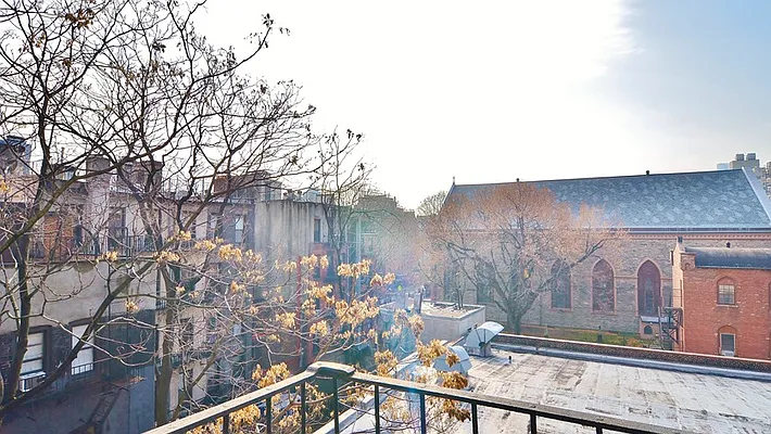 Rented by Park Property Advisors | media 35