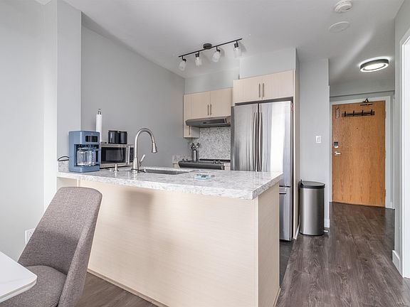 3rd image of 1189 Howe St #2505