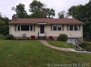 4 Mary Ann Ln, Wallingford, CT 06492