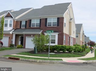2 Tacoma Ln, Hamilton, NJ 08619