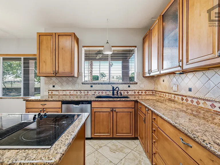 6288 W Rose Garden Ln — Photo 16
