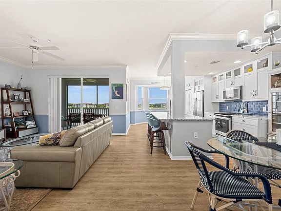 5th image of 10460 WASHINGTONIA PALM WAY #1342