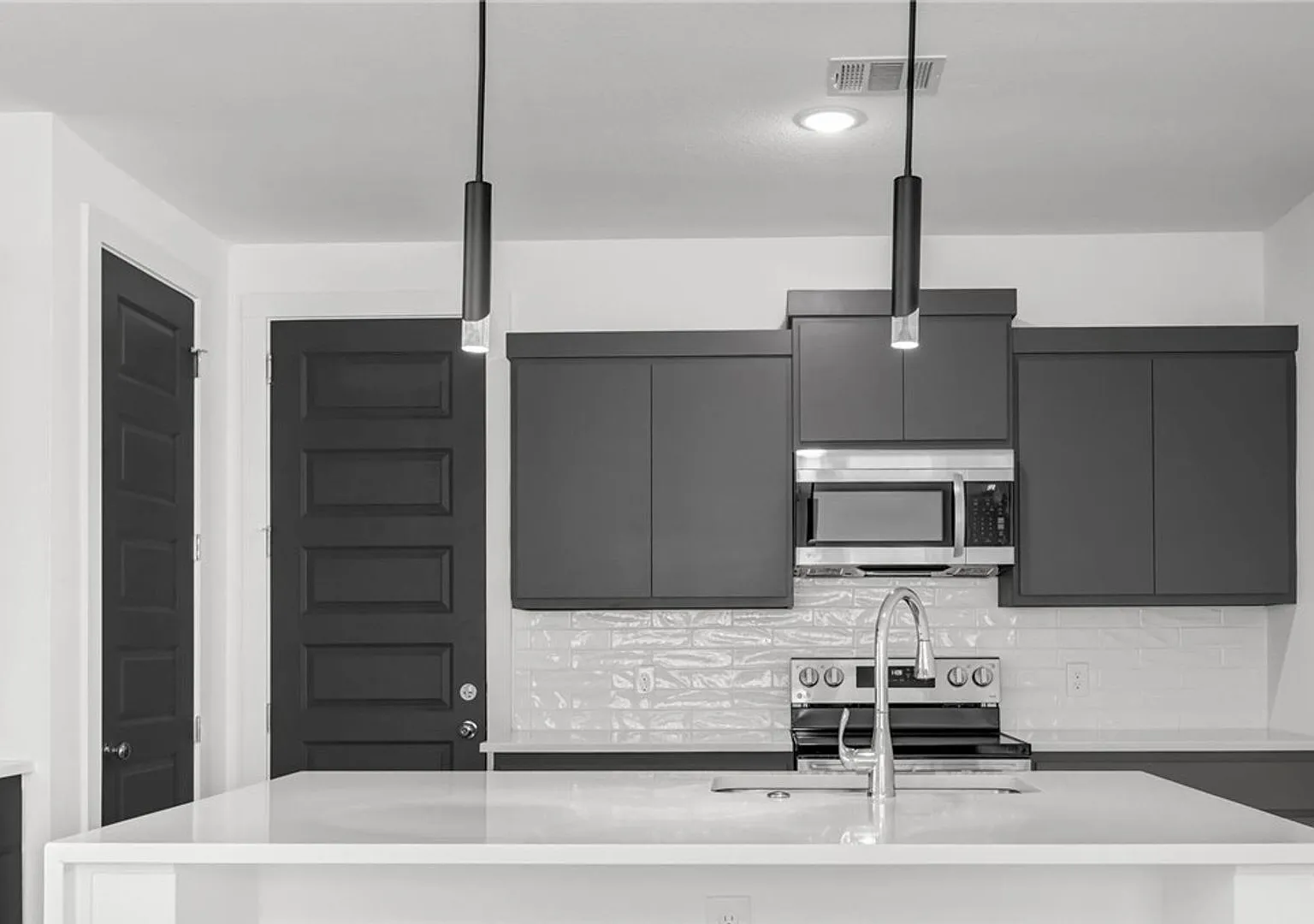 Pre-Lease Fall 2027 Luxury Home In South College Station — Photo 4