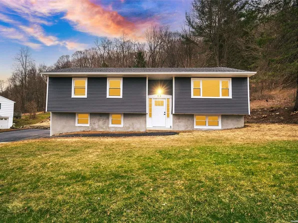 13 Deer Ridge Road, Dover, NY 12594
