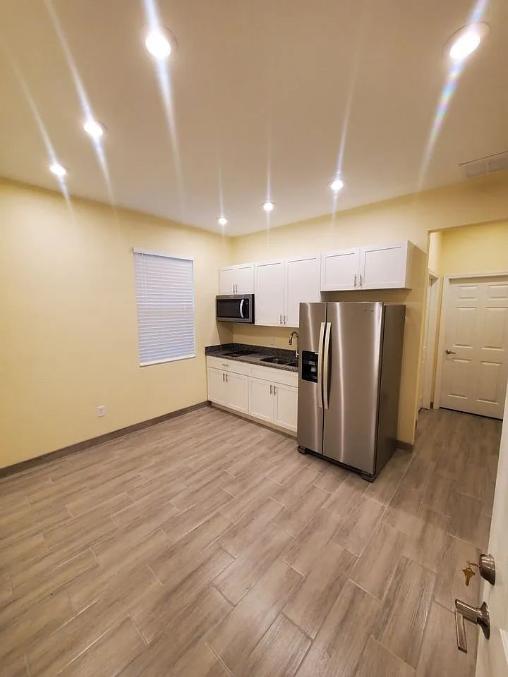1 bed, 400 sqft, $1,500 — Photo 2