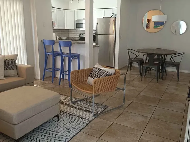 Antique Oaks Cir — Photo 1