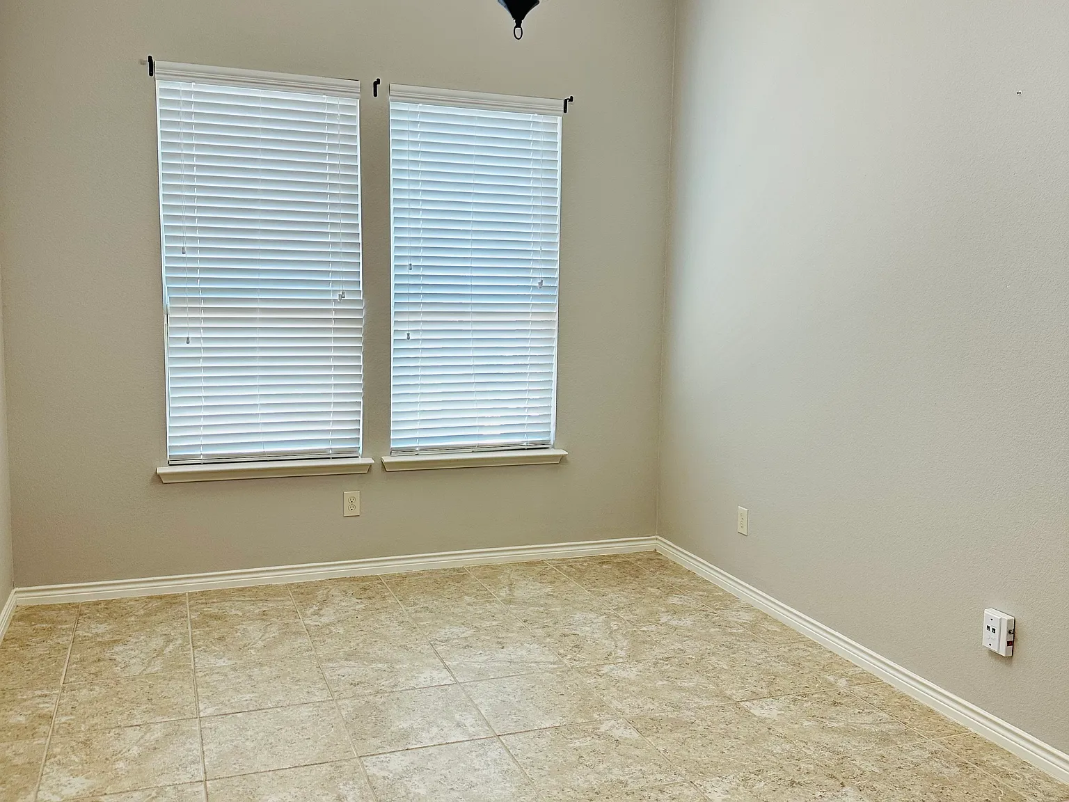 3 bed, 2073 sqft, $2,549 — Photo 4