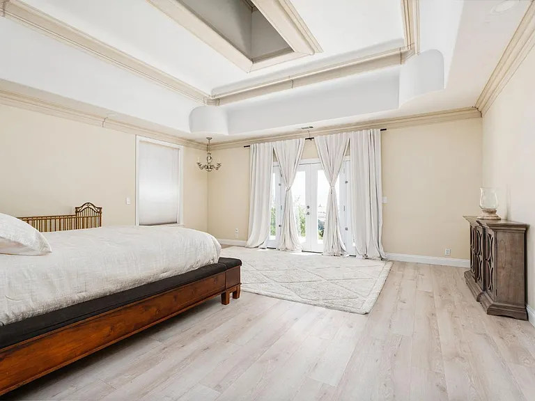 14215 Killarney Dr — Photo 45