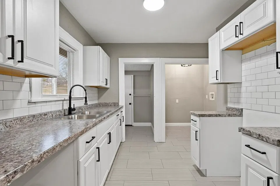 2 bed, 900 sqft, $1,250 — Photo 3