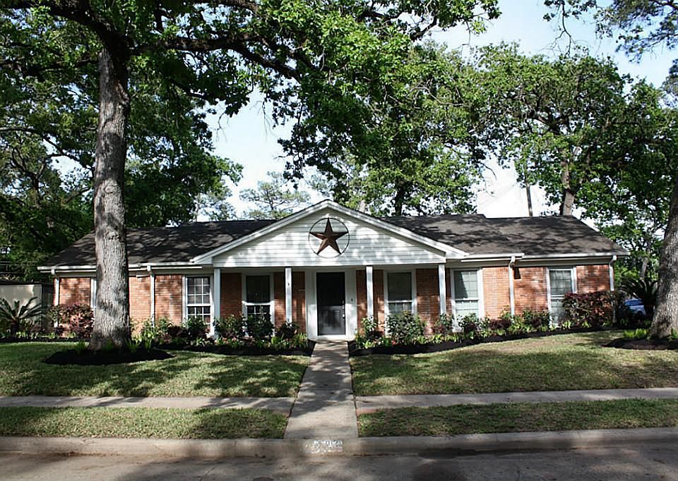 1st image of 402 Isolde Dr