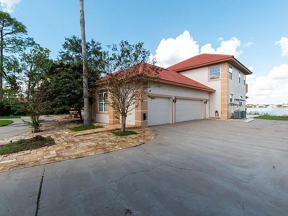 4th image of 8457 Sand Lake Shores Ct