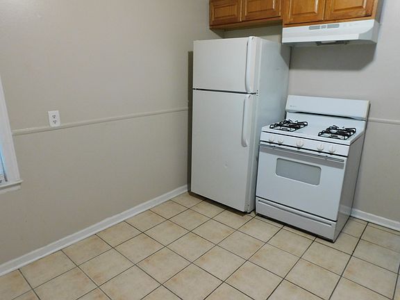 5th image of 21412 La Salle Blvd