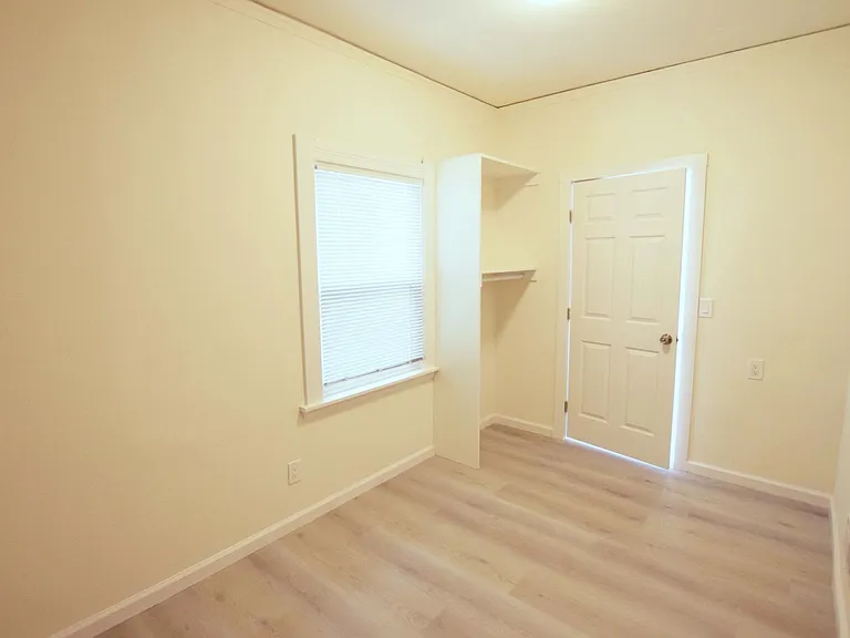 1710 Martin Luther King Jr Way — Photo 37