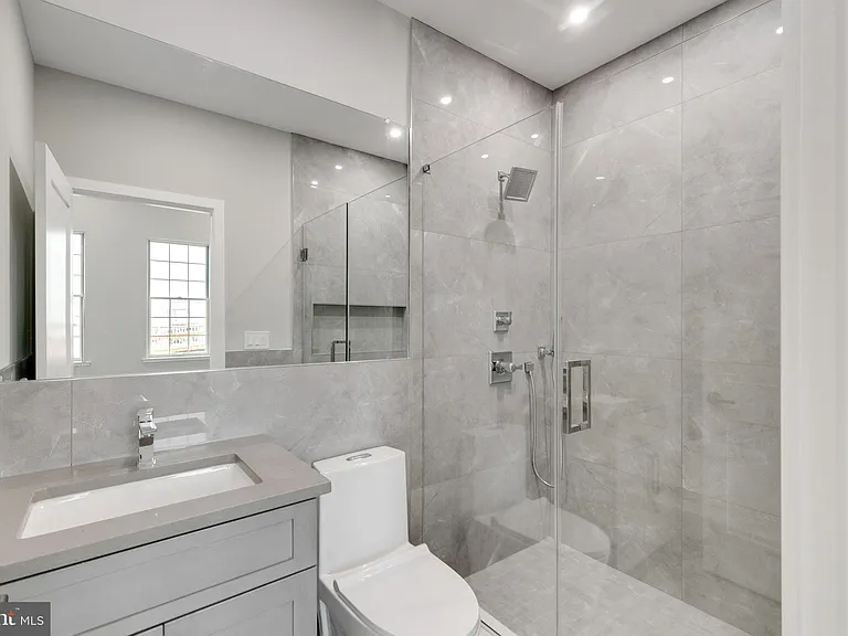 752 S 16th St #4A — Photo 17