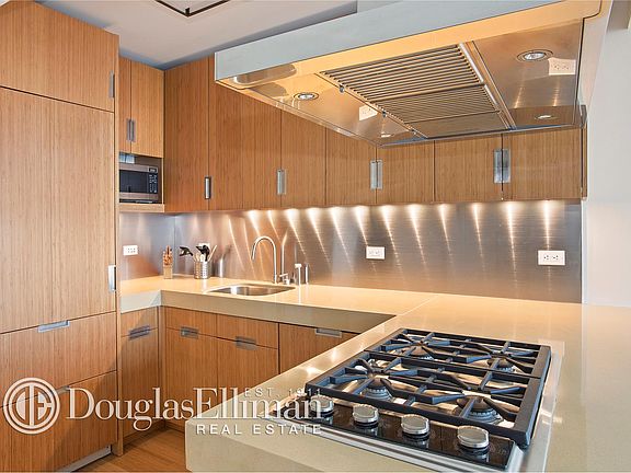 3rd image of 450 W 17th St APT 1801