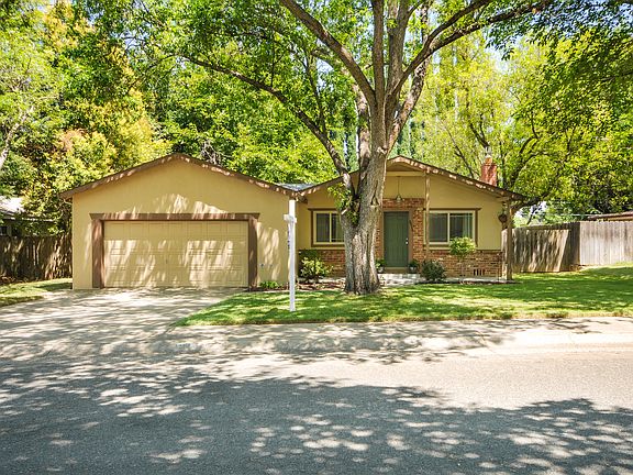2nd image of 8913 Custer Ave