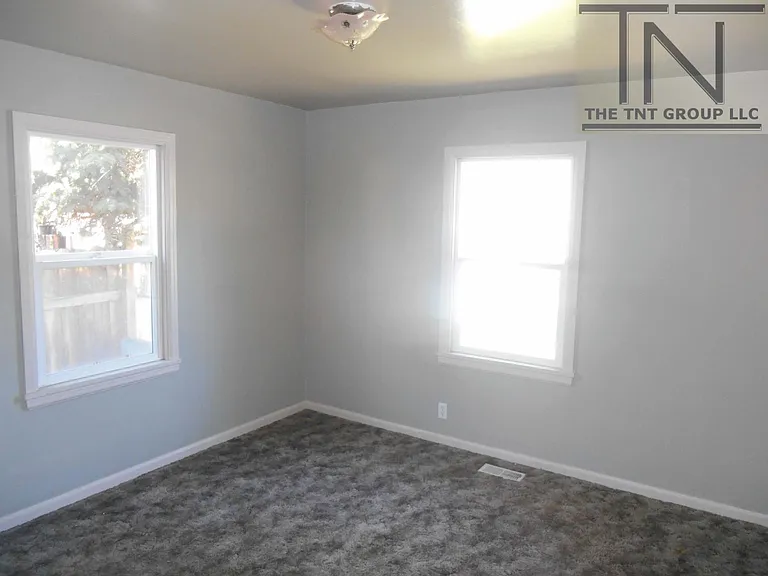 523 S Diamond St — Photo 7