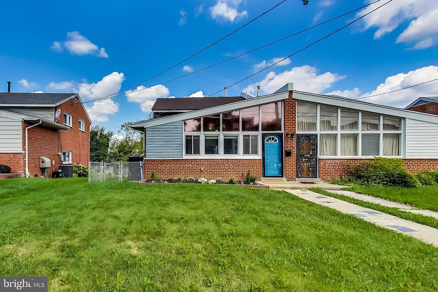 824 Jefferson St NE photo 1
