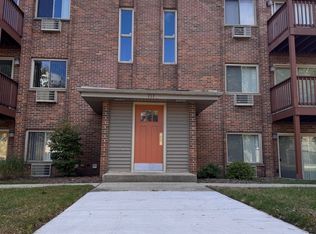 717 Strom Dr APT 1A, West Dundee, IL 60118