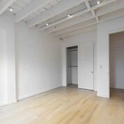 Rented by R New York | media 28