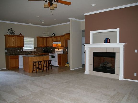 Open Kitchen with bar