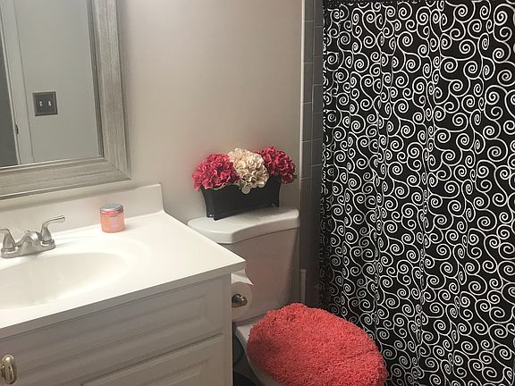 4th image of 9955 Shorewood Ln