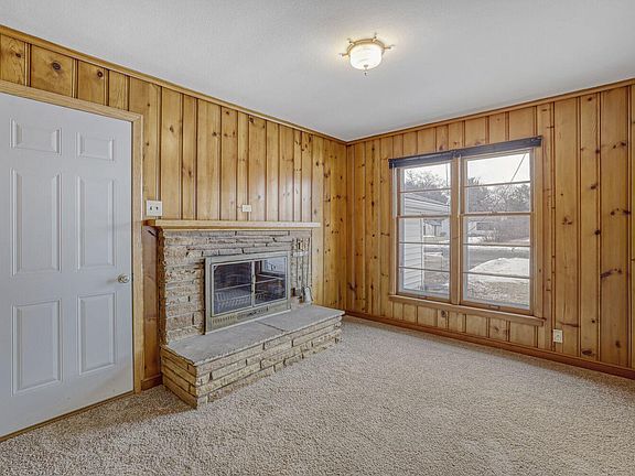 4th image of 6424 Baker Ave NE
