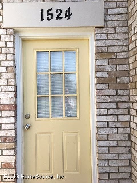 1st image of 1524 Park Lane Dr