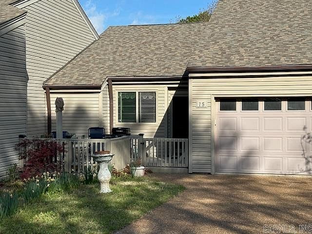 1st image of 601 Woodlawn Dr APT 15