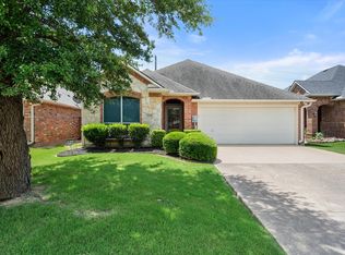 302 Blake Ln, Midlothian, TX 76065