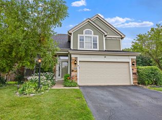 14 Royal Oak Ct, Lake In The Hills, IL 60156