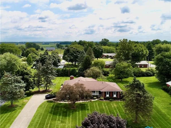 3152 Stuart Rd, Fostoria, OH 44830
