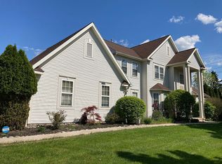 20 Barclay Square Dr, Rochester, NY 14618