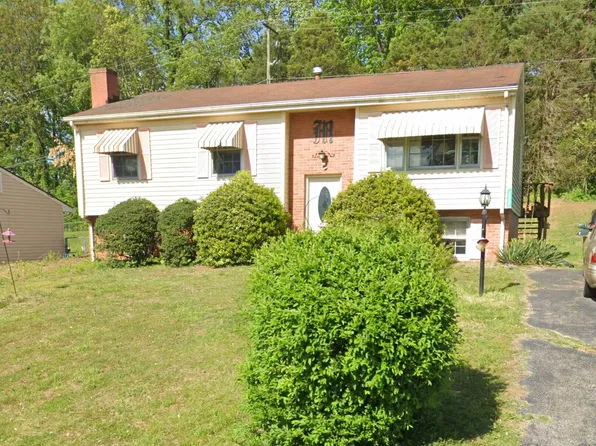 3036 Woodway Rd, Roanoke, VA 24014