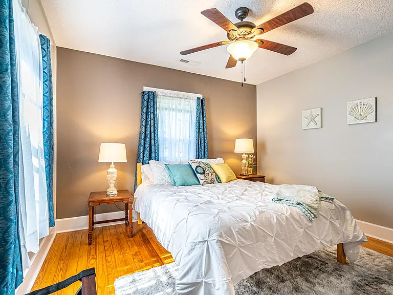 1300 Sparkman St SW — Photo 32