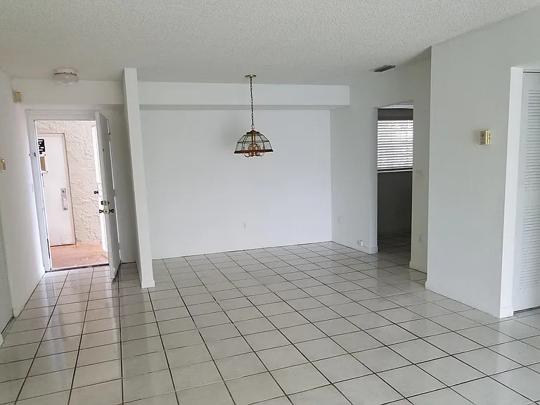 entrance/dinning