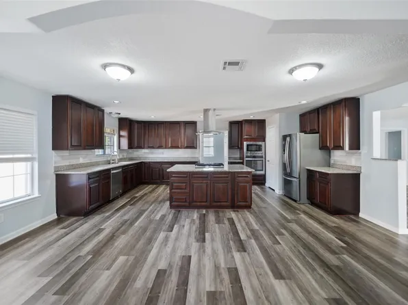 5107 Whittier Oaks Dr, Friendswood, TX 77546