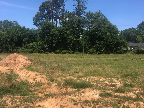 Meadow Ln, Lone Star, TX 75668