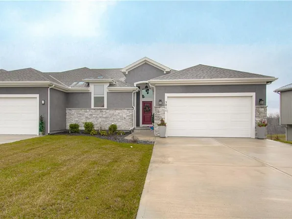 5011 145th St, Basehor, KS 66007