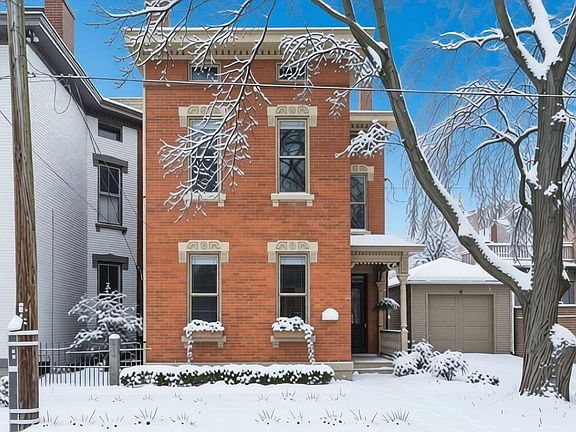4th image of 46 E Frankfort St
