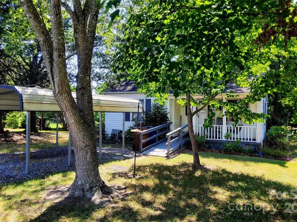 838 S Government St, Lincolnton, NC 28092
