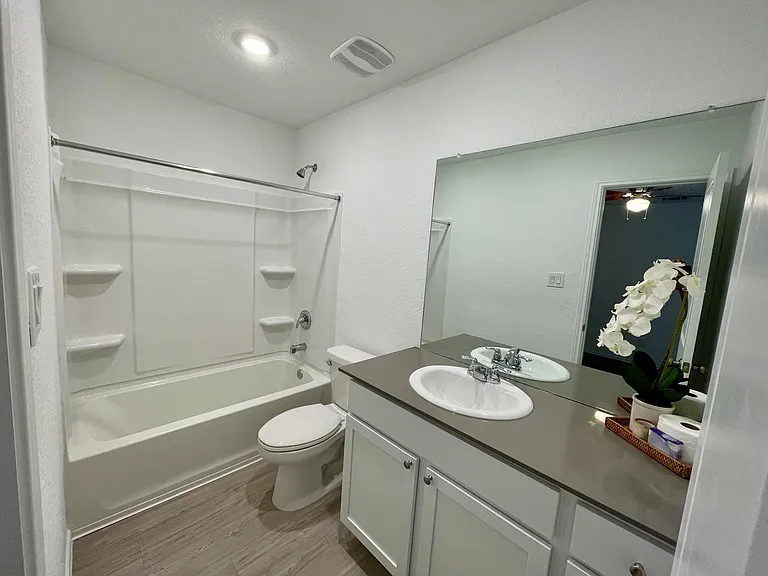 7627 Chancery Gate — Photo 24