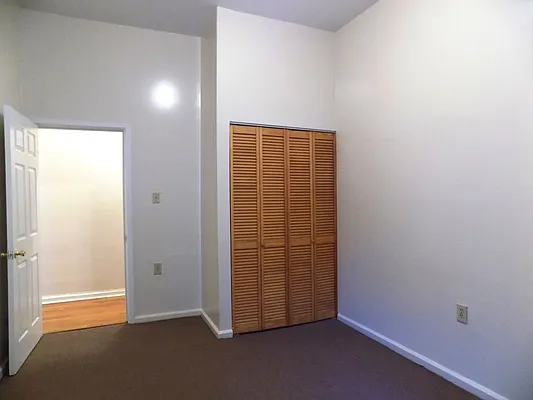 Rented by Blue Egg Realty Corp | media 10