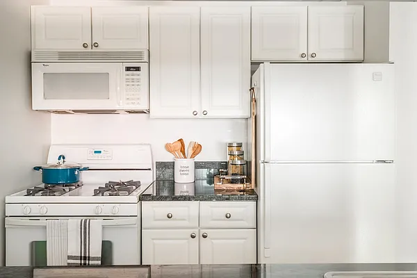 Rented by Lisa Management | media 2