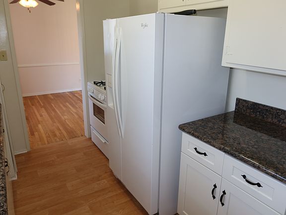 2nd image of 1132 Glenville Dr APT 4