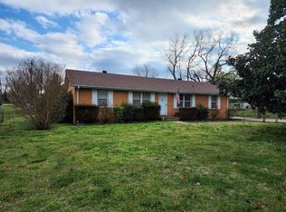206 Whitfield Dr, Clarksville, TN 37042