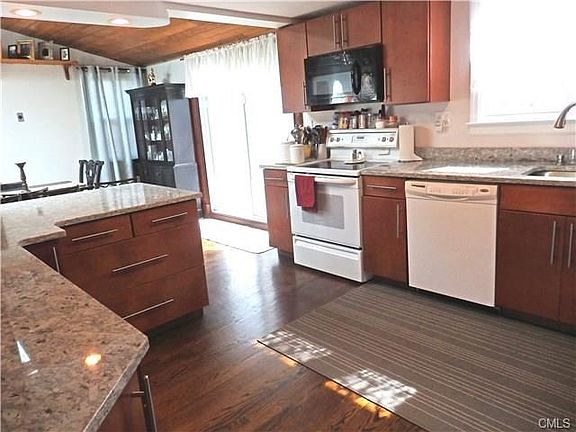Kitchen with new Granite coutertops