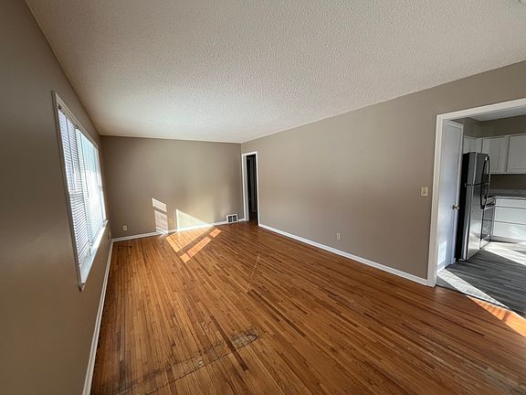 5th image of 10417 Upton Ave S